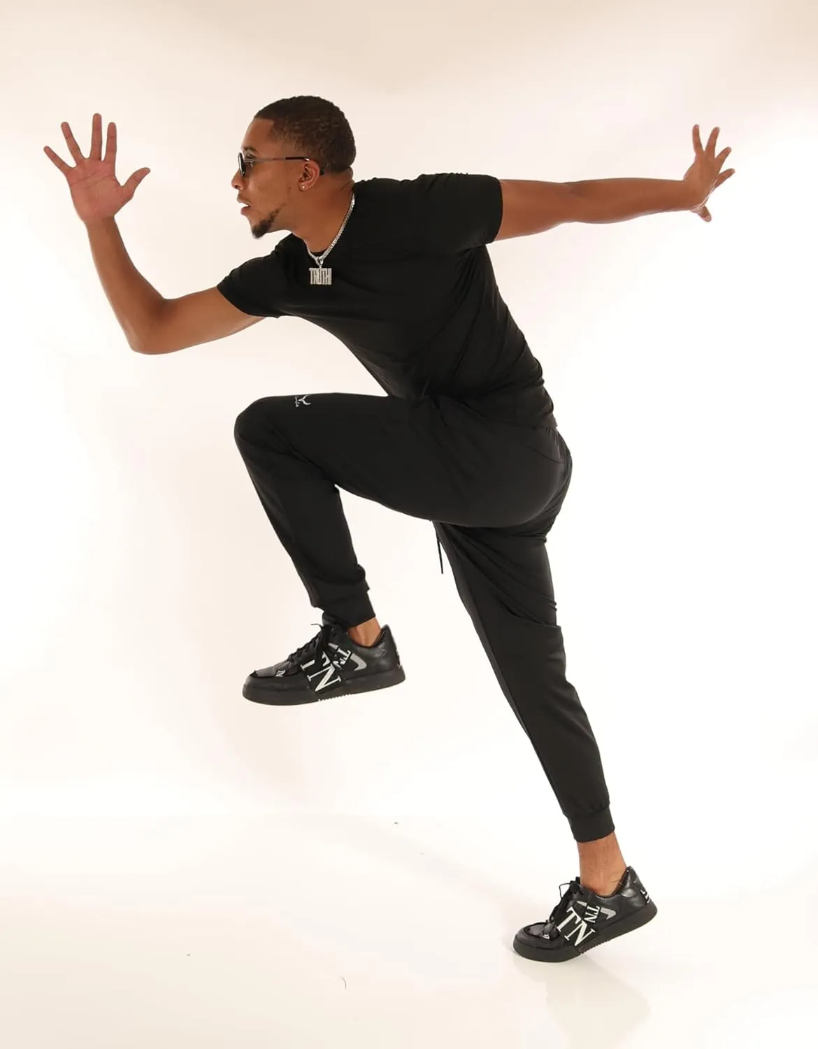 SCREENSHOT-Running Pants 4202 Sports Premium Pants Engineered, Flexibility, and Performance for Athletes of All Levels